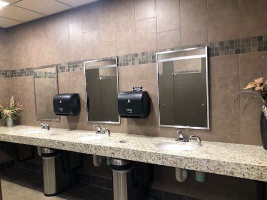 clean restrooms at Waspy's in Audubon,IA