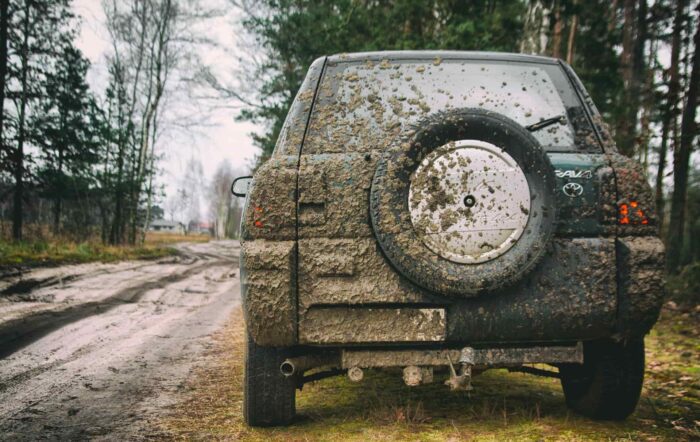 muddy car 